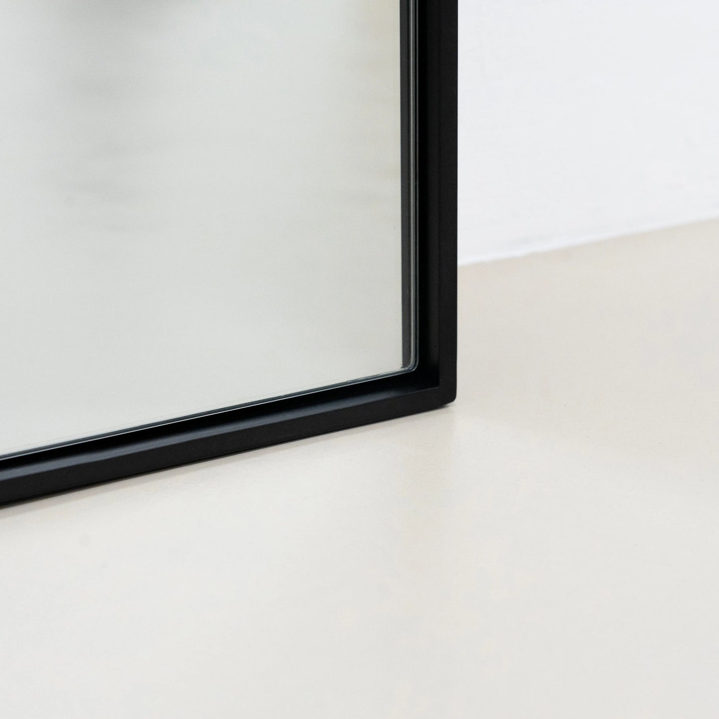 Theo Modern Industrial Full-Length Mirror - Matte Black Metal Frame (200 x 100 cm) Spiegel Weltt