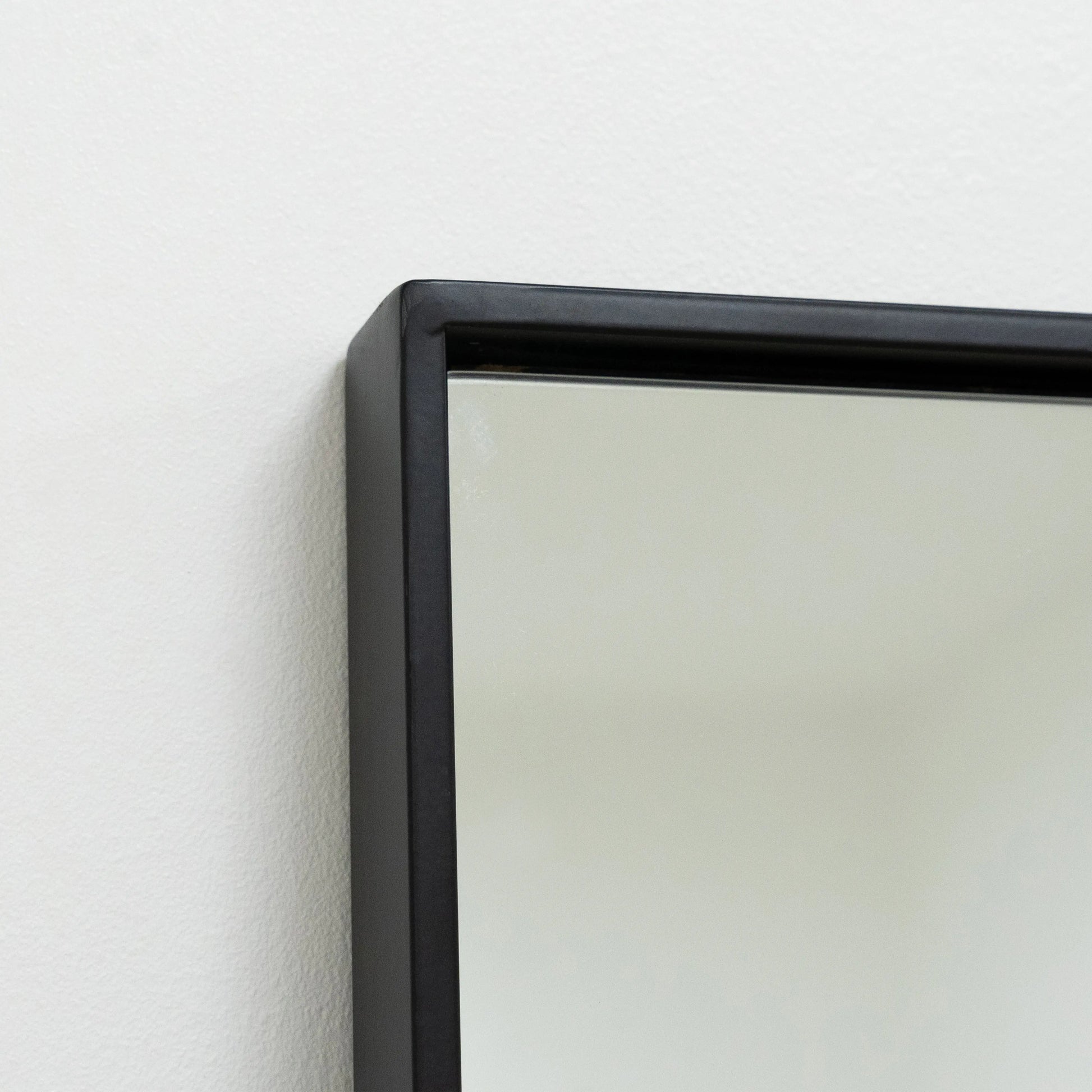 Theo Modern Industrial Full-Length Mirror - Matte Black Metal Frame (200 x 100 cm) Spiegel Weltt