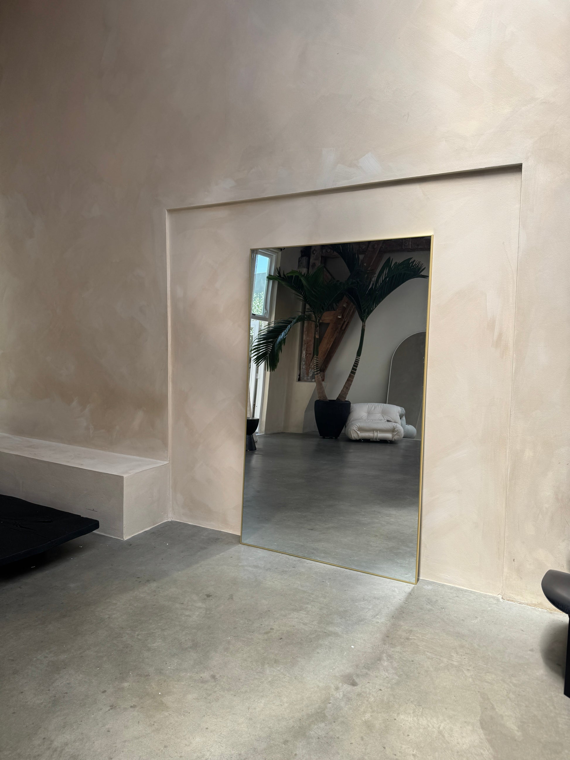 Aura Haute Couture Giant Mirror | 200 cm x 120 cm Gold Mirrorum