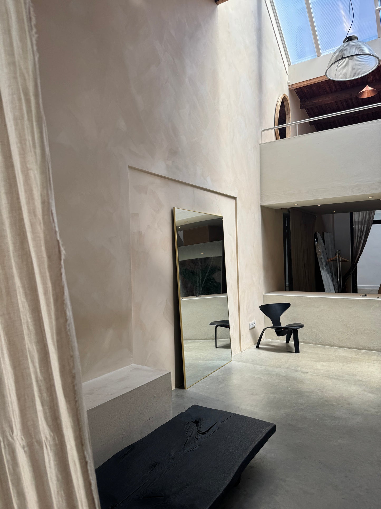 Aura Haute Couture Giant Mirror | 200 cm x 120 cm Gold Mirrorum