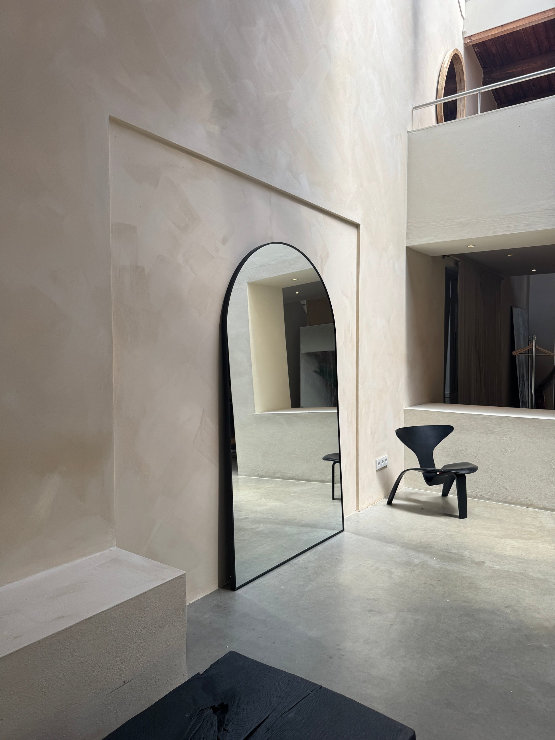 Mega Moon Giant Wall Mirror - 200 cm x 120 cm - Elegant Black Mirrorum