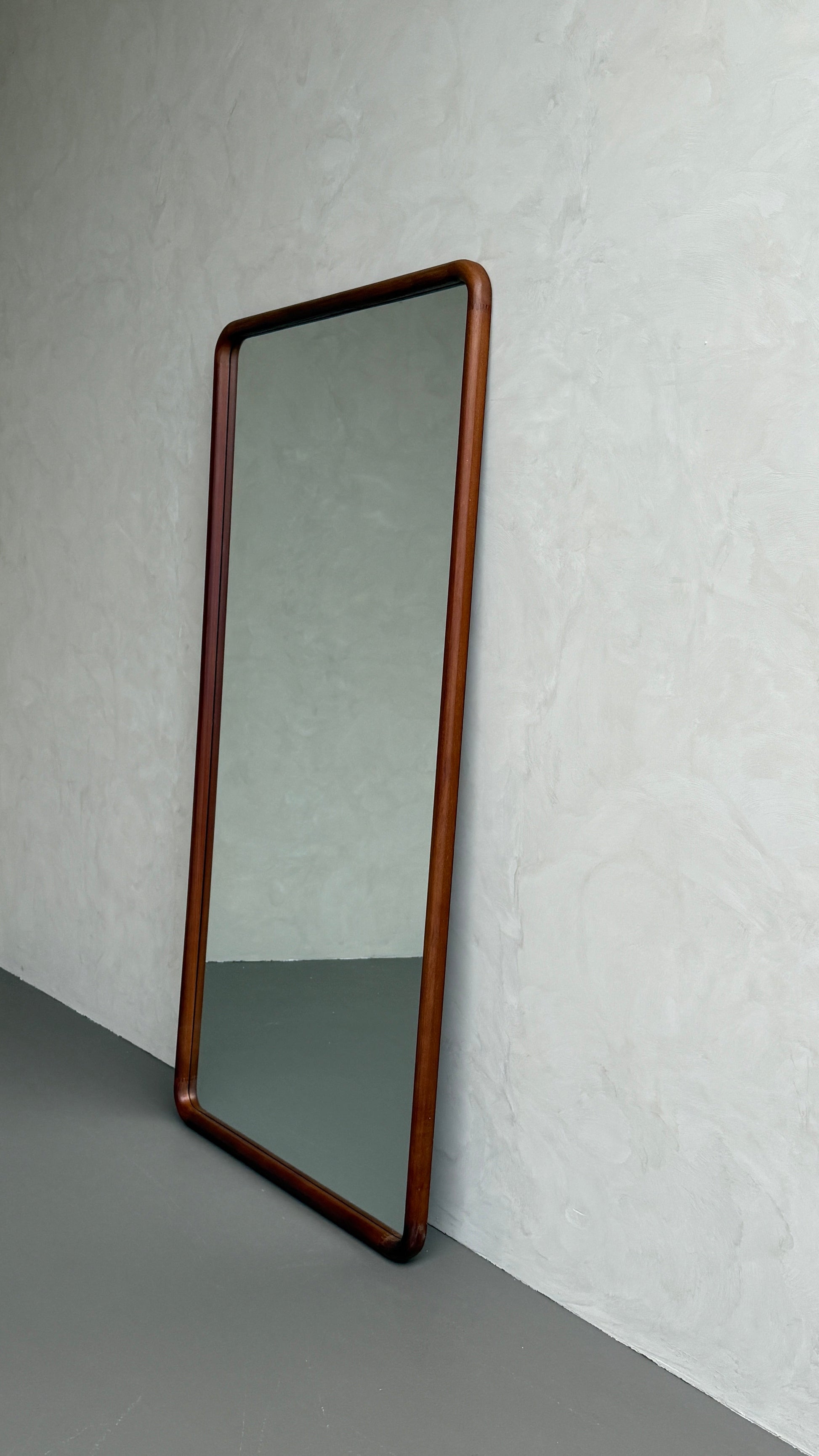Elin Walnut – Rectangular Solid Wood Floor Mirror 200 x 100 cm Mirrorum