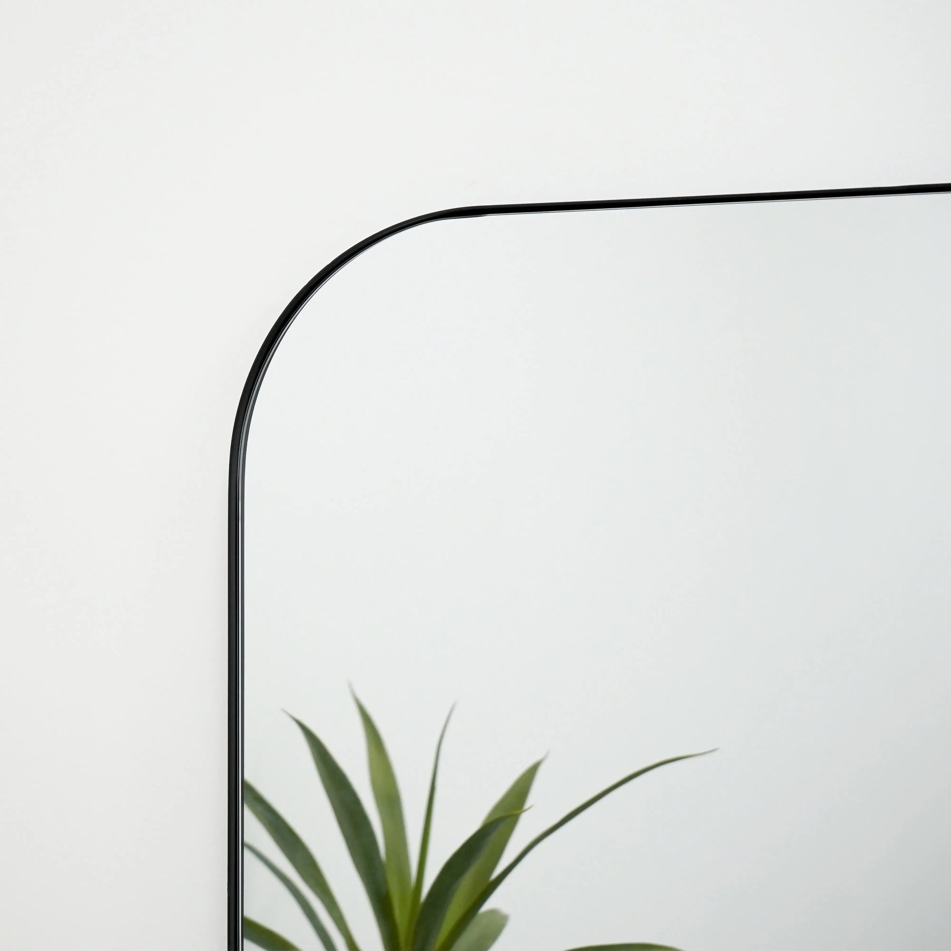 Theo XXL Arched Floor Mirror - Matte Black Metal Frame - 200 x 120 cm Spiegel Weltt